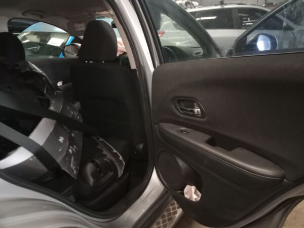 P4971 - Honda HRV 2016 Silver Wrecking - Image 4