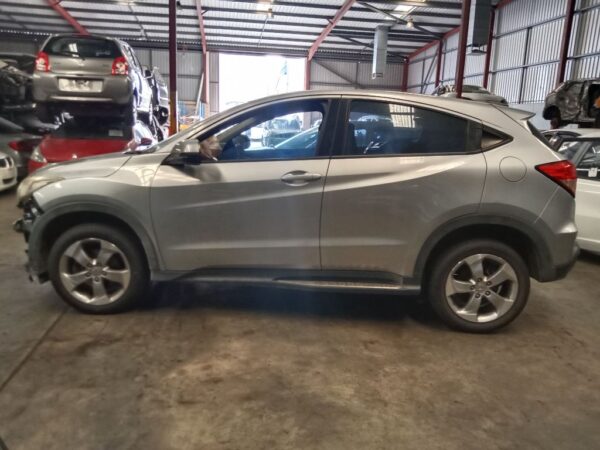 P4971 - Honda HRV 2016 Silver Wrecking - Image 10