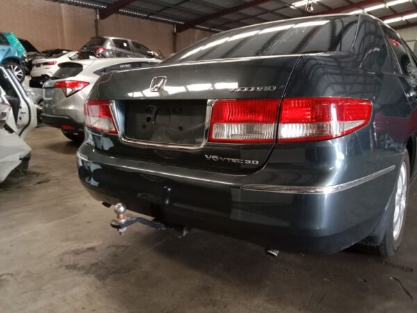 P4972 - Honda Accord 2005 Grey Wrecking - Image 7