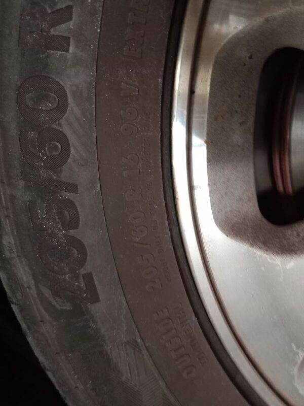 P4972 - Honda Accord 2005 Grey Wrecking - Image 8