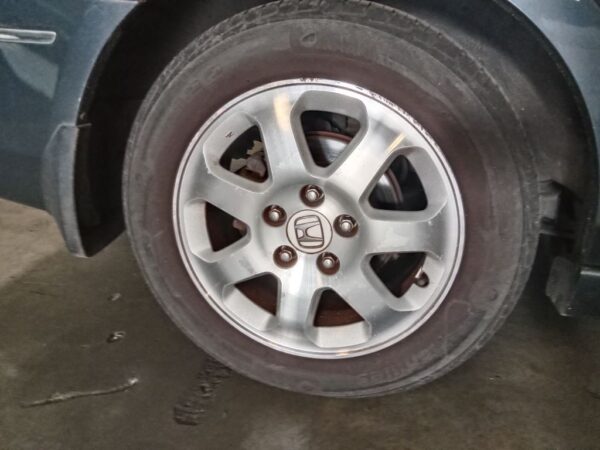 P4972 - Honda Accord 2005 Grey Wrecking - Image 9