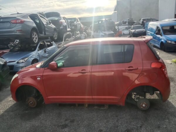 P4975 - Suzuki Swift 2009 Red Wrecking - Image 10