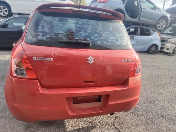 P4975 - Suzuki Swift 2009 Red Wrecking - Image 11