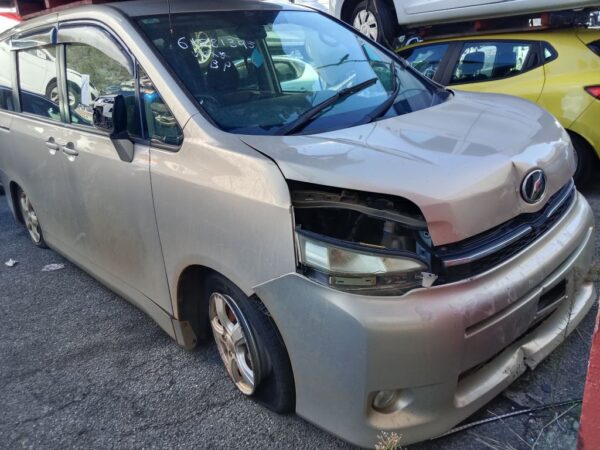 P4976 - Toyota Voxy 2012 Silver Wrecking