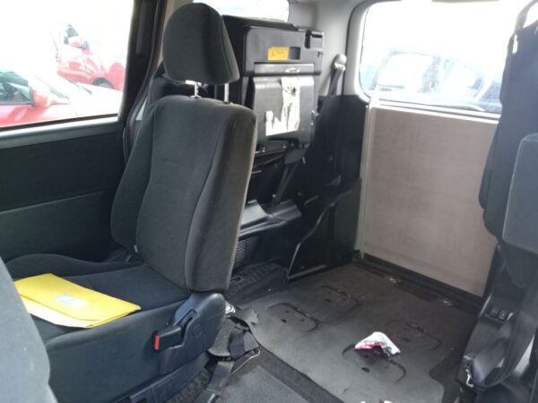 P4976 - Toyota Voxy 2012 Silver Wrecking - Image 6