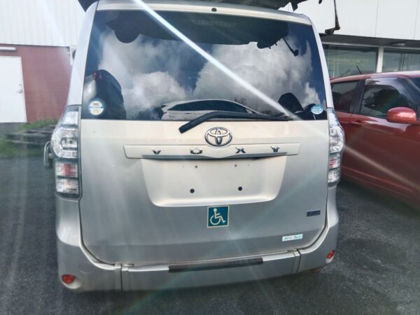 P4976 - Toyota Voxy 2012 Silver Wrecking - Image 11
