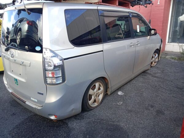 P4976 - Toyota Voxy 2012 Silver Wrecking - Image 16