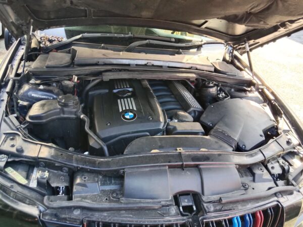 P4978 - BMW 3 Series 323i 2007 Black Wrecking - Image 3