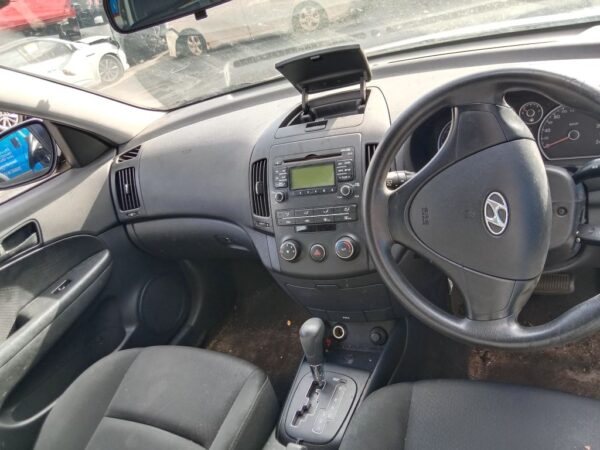 P4981 - Hyundai i30 2010 Silver Wrecking - Image 9