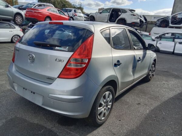 P4981 - Hyundai i30 2010 Silver Wrecking - Image 12