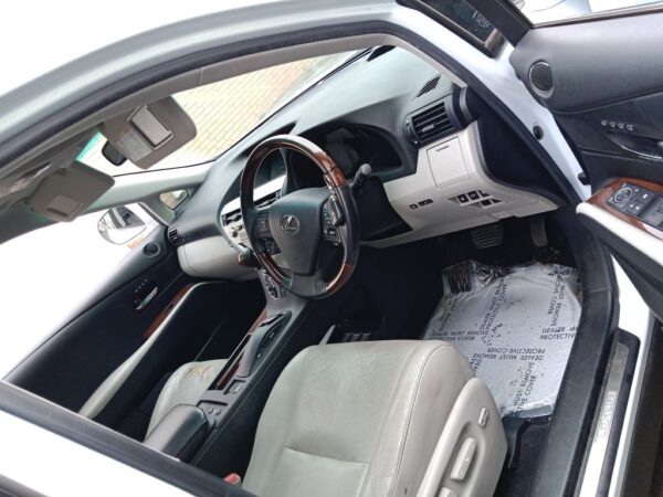 P4982 - Lexus RX450h Hybrid 2010 White Wrecking - Image 4