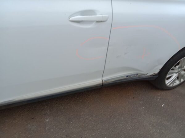 P4982 - Lexus RX450h Hybrid 2010 White Wrecking - Image 5