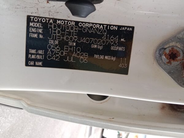 P4983 - Toyota LandCruiser 100 series 2006 White Wrecking - Image 15