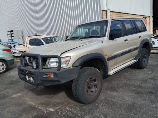 P4984 - Nissan Patrol 2000 Gold Wrecking - Image 16