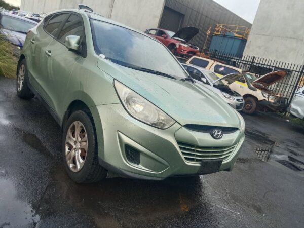 P4985 - Hyundai IX35 2010 Green Wrecking