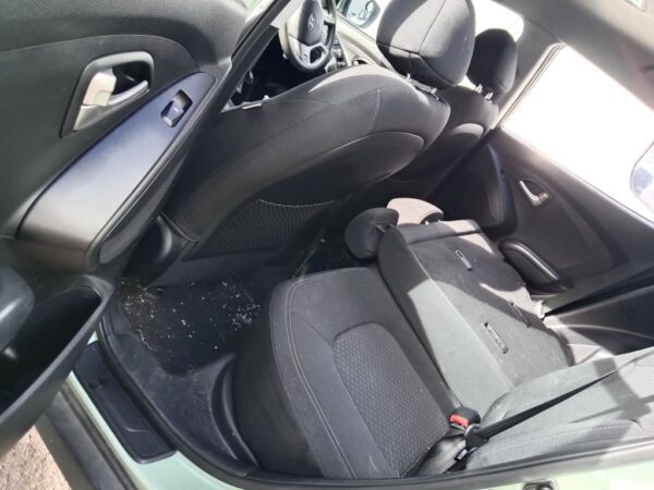P4985 - Hyundai IX35 2010 Green Wrecking - Image 3
