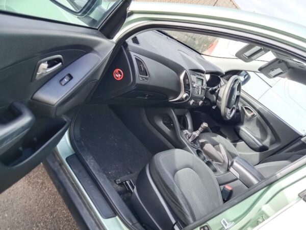 P4985 - Hyundai IX35 2010 Green Wrecking - Image 4