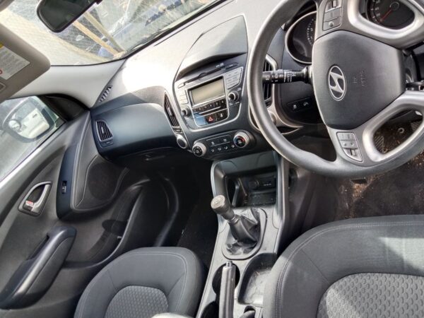 P4985 - Hyundai IX35 2010 Green Wrecking - Image 6