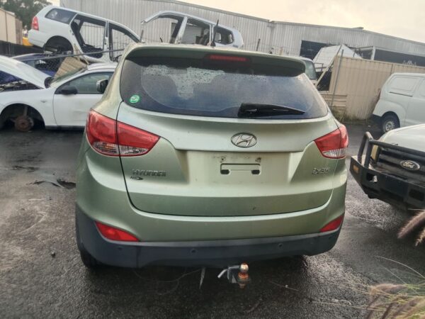 P4985 - Hyundai IX35 2010 Green Wrecking - Image 13