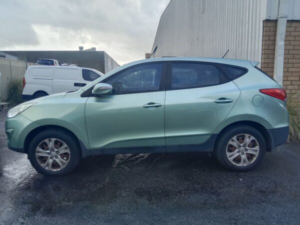 P4985 - Hyundai IX35 2010 Green Wrecking - Image 15