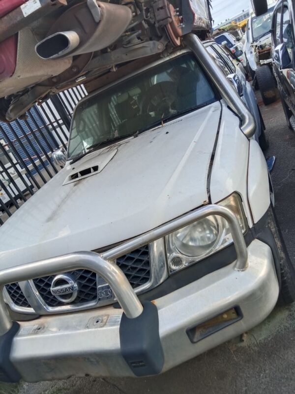 P4986 - Nissan Patrol 2006 White Wrecking