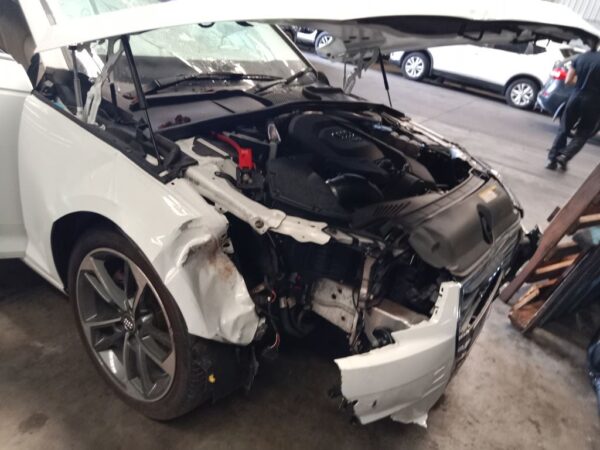 P4988 - Audi A4 2016 White Wrecking - Image 2