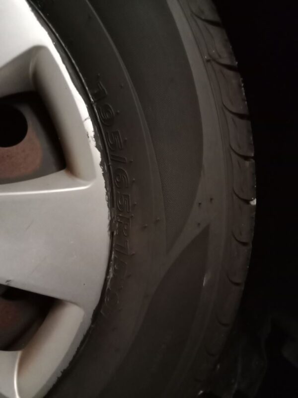 P4990 - Hyundai i30 2008 White Wrecking - Image 10
