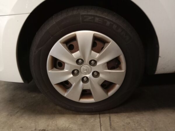 P4990 - Hyundai i30 2008 White Wrecking - Image 11
