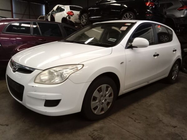 P4990 - Hyundai i30 2008 White Wrecking - Image 16