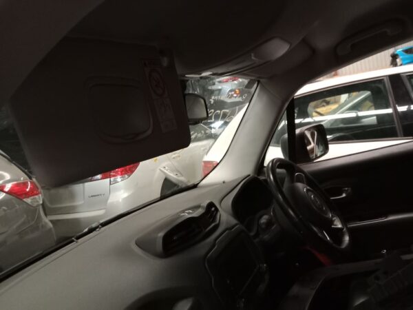 P4992 - Jeep Renegade 2016 Silver Wrecking - Image 12
