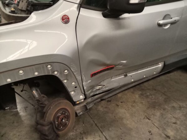 P4992 - Jeep Renegade 2016 Silver Wrecking - Image 14