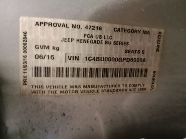 P4992 - Jeep Renegade 2016 Silver Wrecking - Image 15