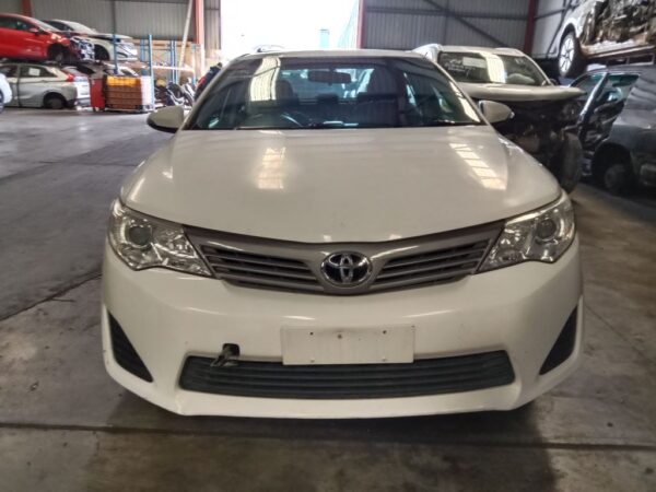 P4993 - Toyota Camry 2015 White Wrecking