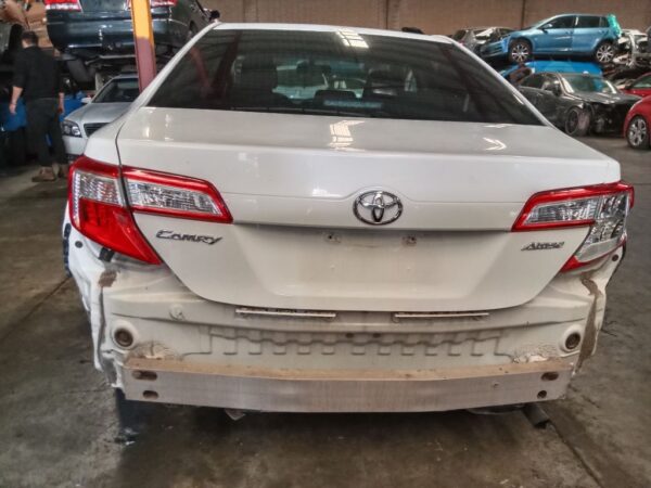 P4993 - Toyota Camry 2015 White Wrecking - Image 9