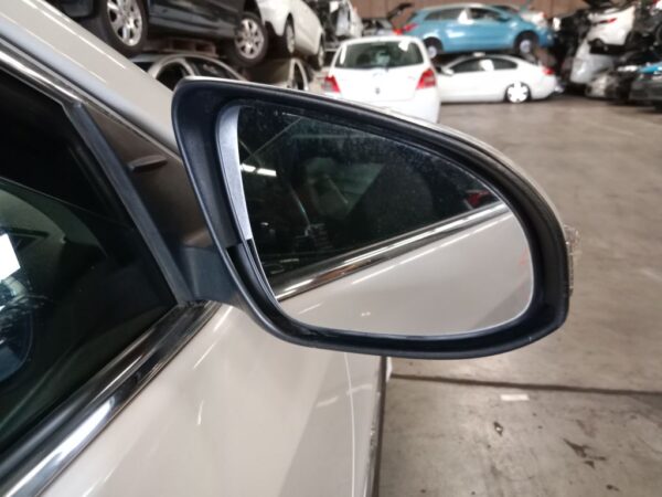 P4993 - Toyota Camry 2015 White Wrecking - Image 12