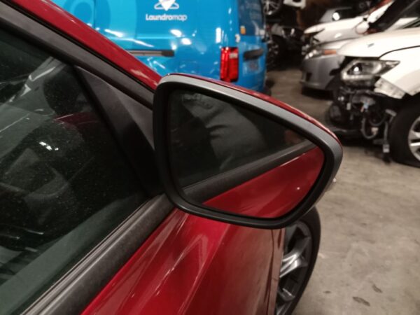 P4995 - Ford Focus 2019 Red Wrecking - Image 6