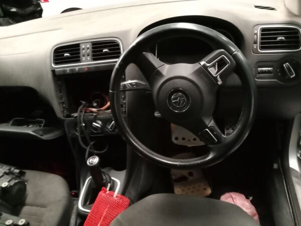 P4997 - Volkswagen Polo 2011 Silver Wrecking - Image 4