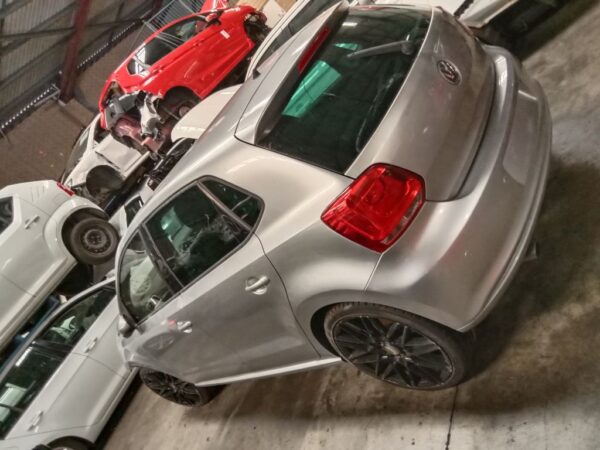 P4997 - Volkswagen Polo 2011 Silver Wrecking - Image 11