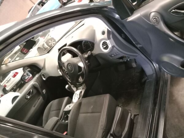 P5000 - Renault Koleos 2015 Grey Wrecking - Image 2