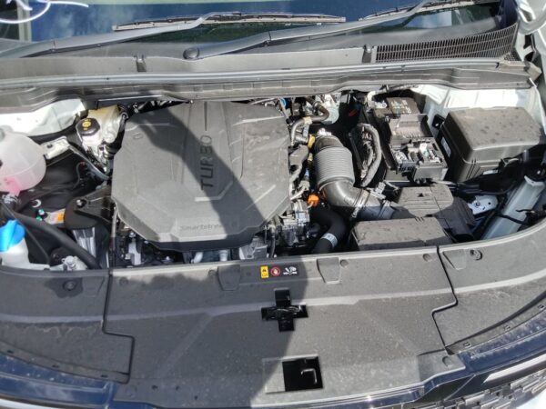P5001 - Kia carnival 2025 White Wrecking - Image 3