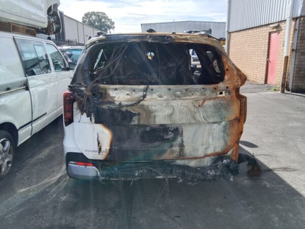 P5001 - Kia carnival 2025 White Wrecking - Image 8