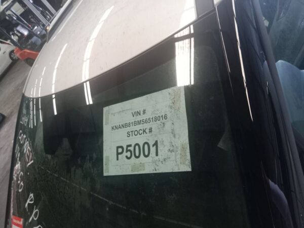 P5001 - Kia carnival 2025 White Wrecking - Image 14