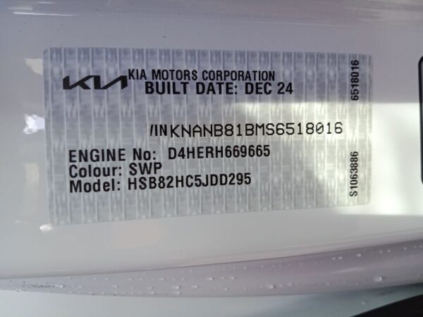 P5001 - Kia carnival 2025 White Wrecking - Image 15