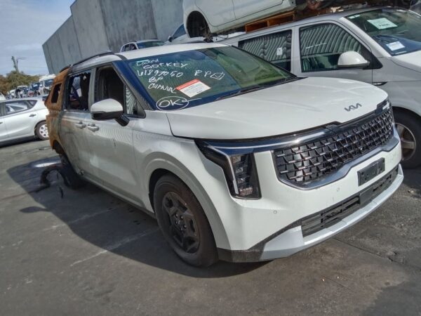 P5001 - Kia carnival 2025 White Wrecking - Image 16