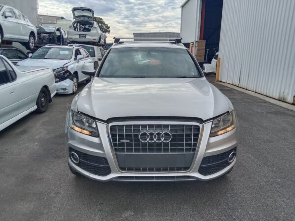 P5002 - Audi Q5 2010 Silver Wrecking