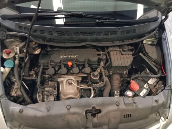 P5003 - Honda Civic 2007 Silver Wrecking - Image 2