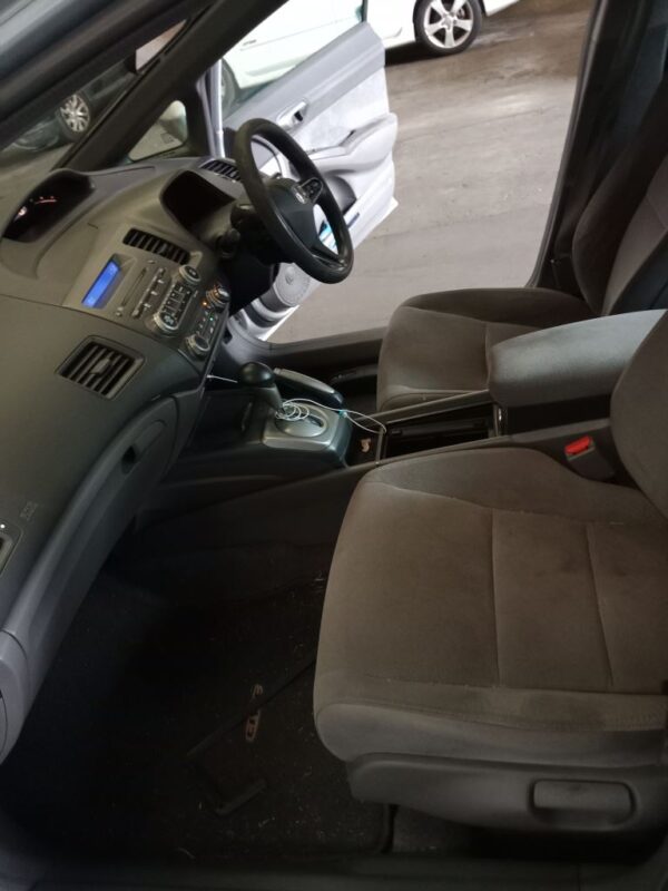 P5003 - Honda Civic 2007 Silver Wrecking - Image 3