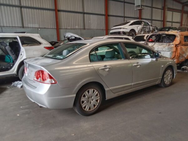 P5003 - Honda Civic 2007 Silver Wrecking - Image 16