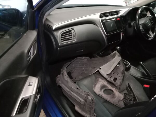 P5004 - Honda City 2016 Blue Wrecking - Image 5