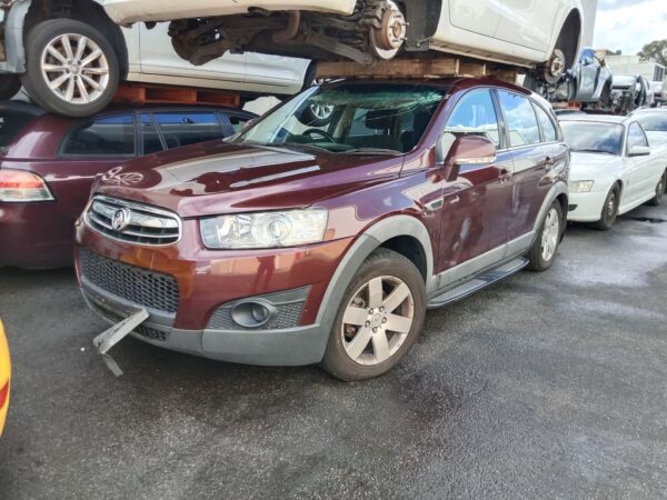 P5005 - Holden captiv 2012 maroon Wrecking